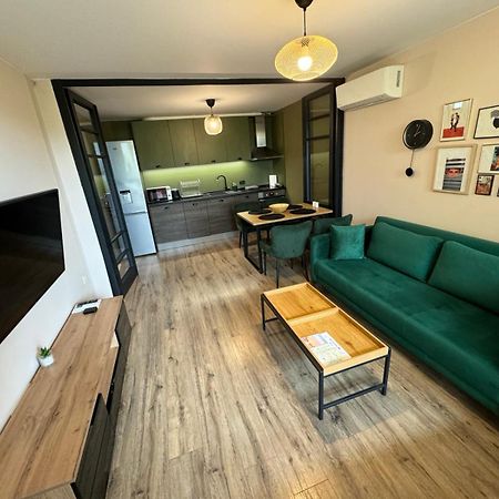 Lovely 1 Bedroom Apartment In The Heart Of Várna Kültér fotó